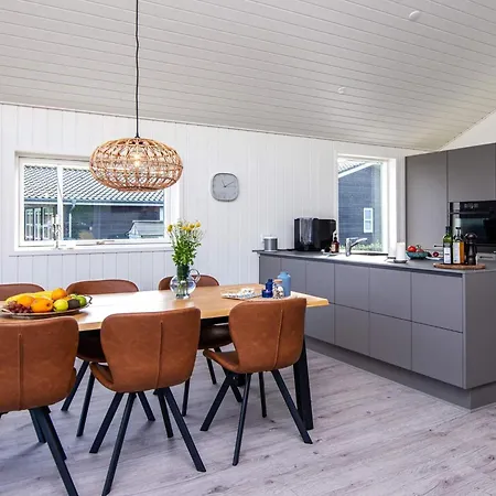 Stylish Lakeview Retreat-by Traum * Ansager