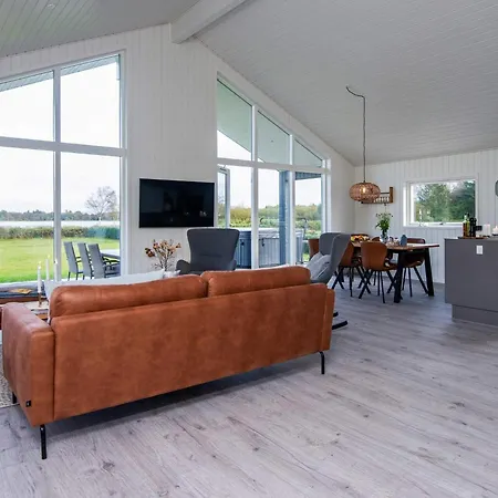 Stylish Lakeview Retreat-by Traum Vakantiehuis Ansager